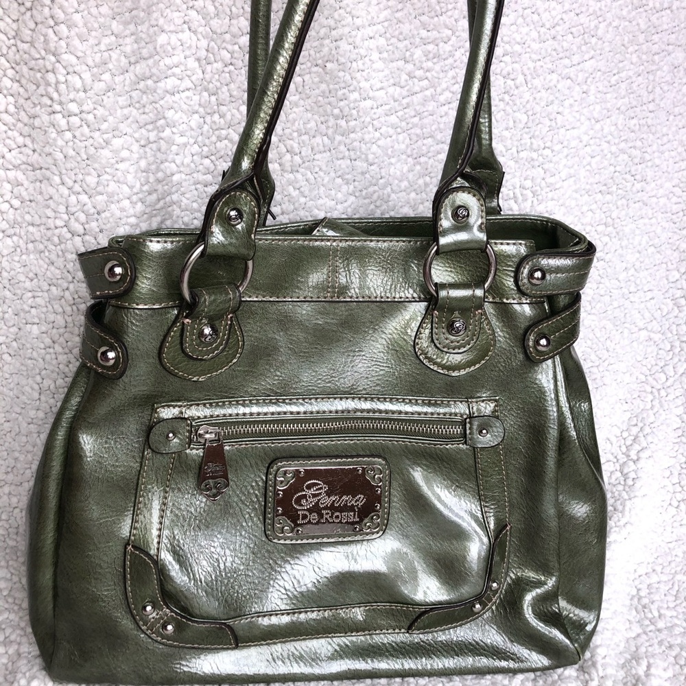 Green purse with lots of storage